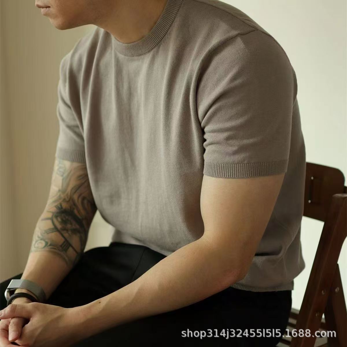 01 Short Sleeve Knitted round Tshirt