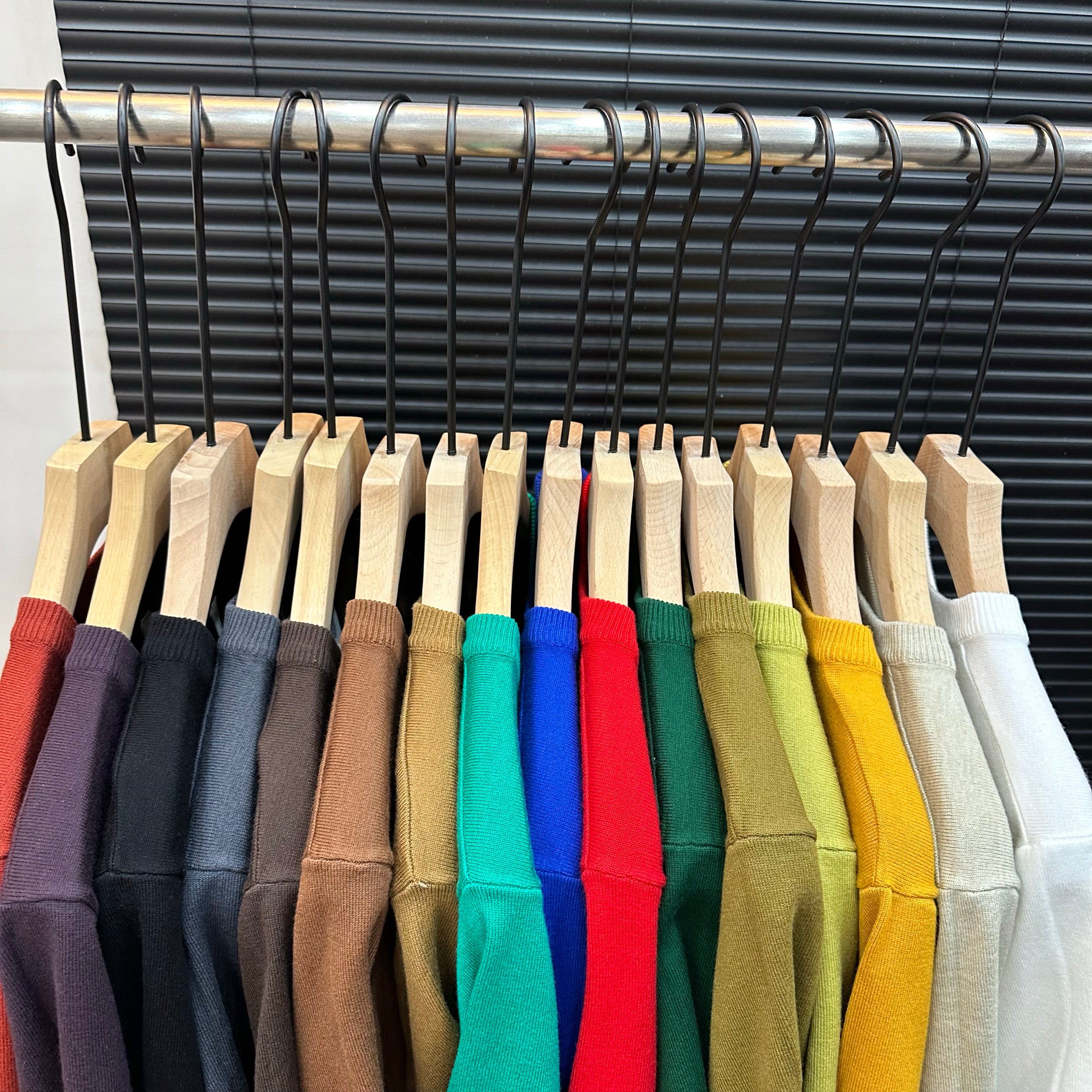 01 Short Sleeve Knitted round Tshirt